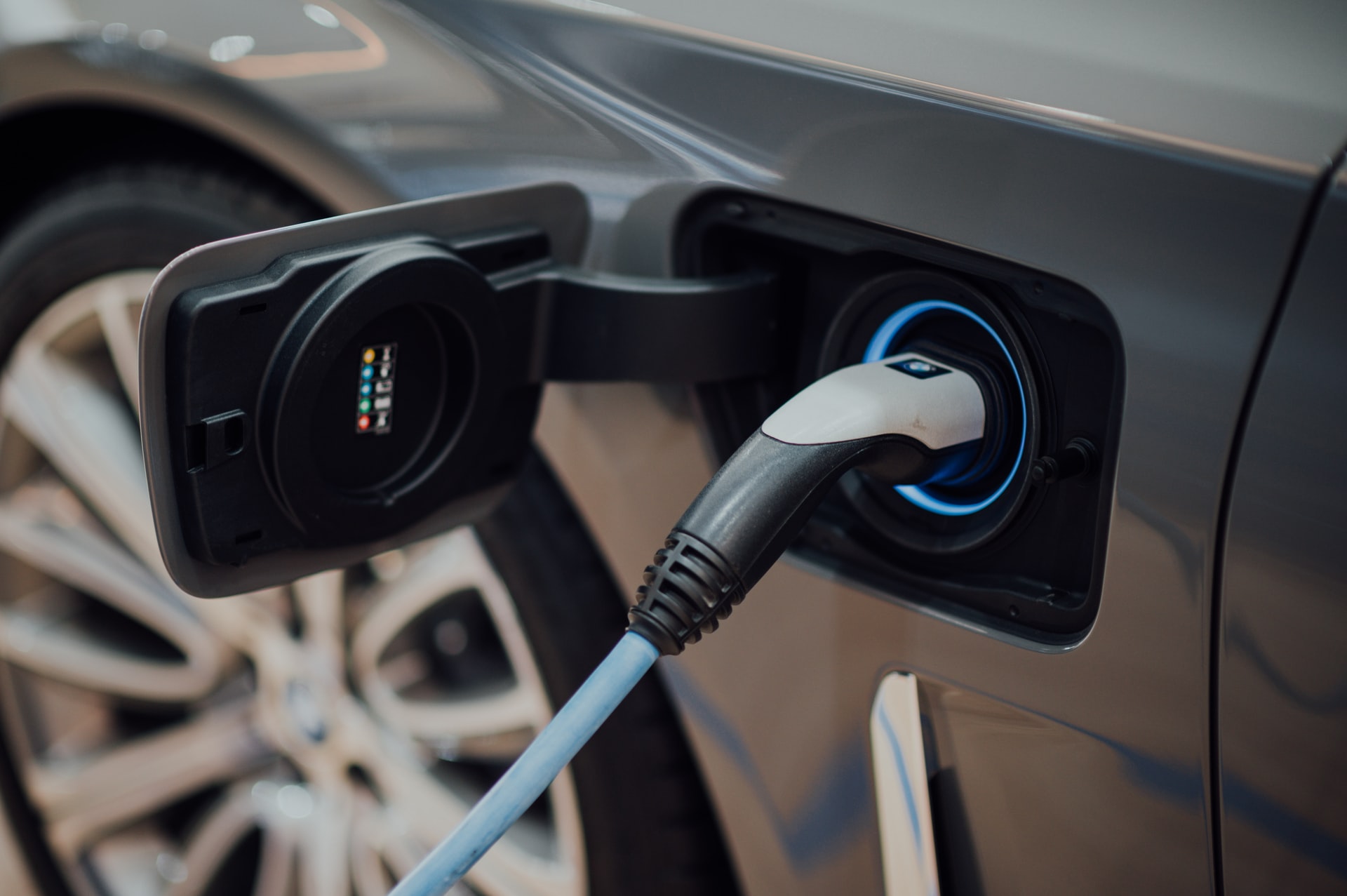 Fastned verhoogt laadtarieven snelladen om stijgende energieprijzen ...